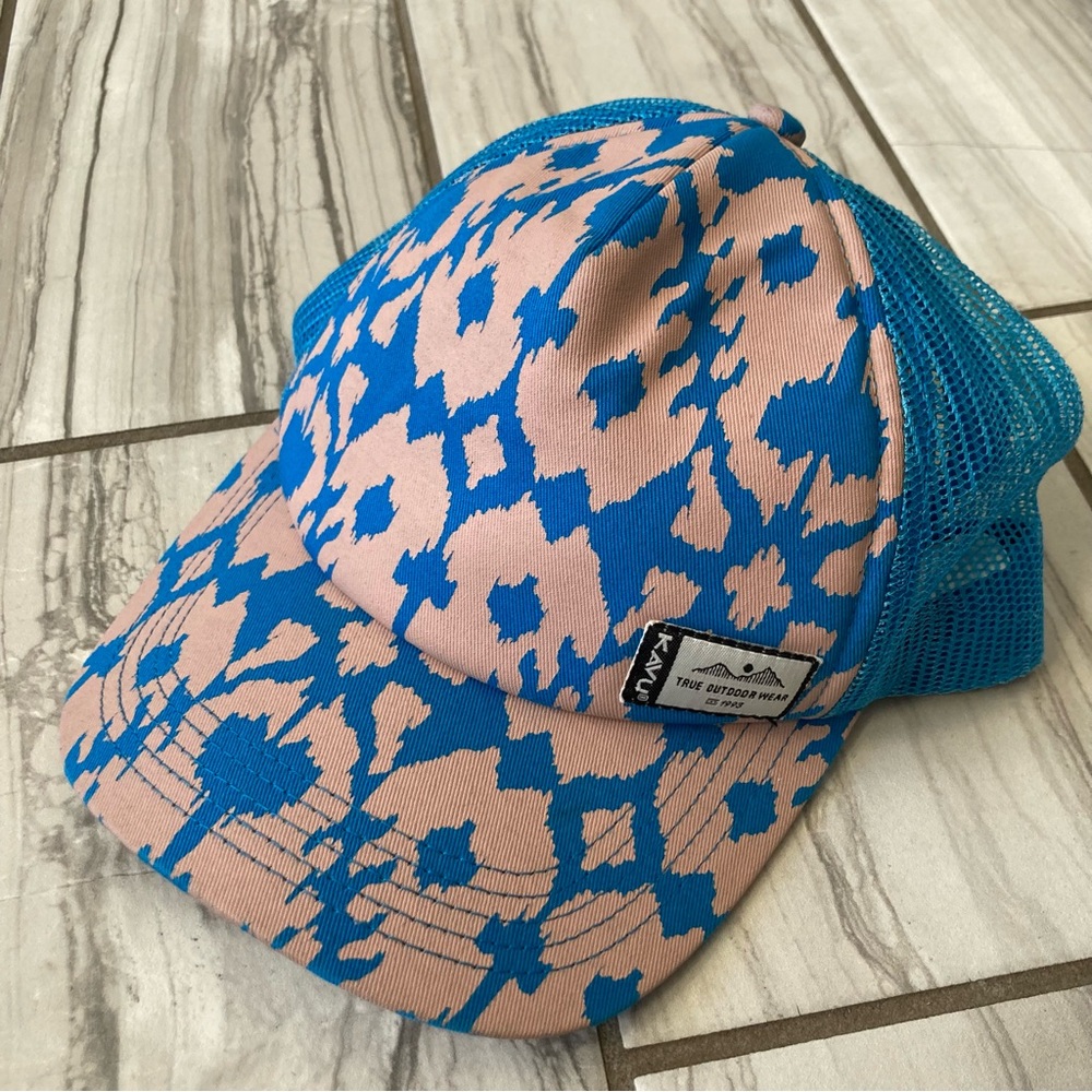 NWOT KAVU SnapBack trucker hat.